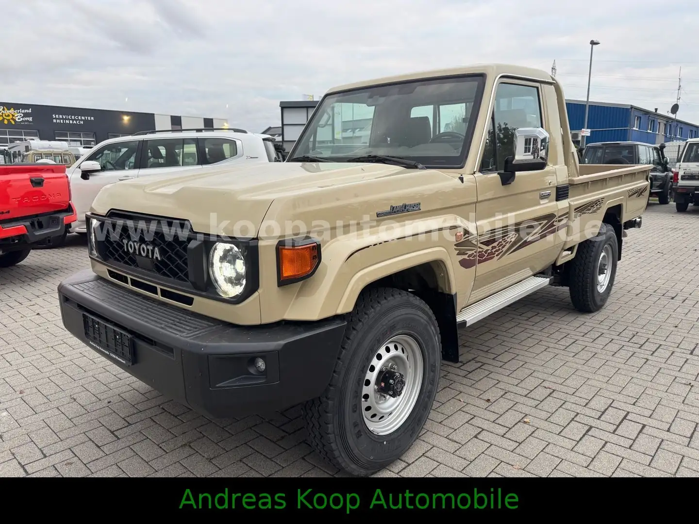 Toyota Land Cruiser GDJ 79 SC 2,8-Diesel Aut DLX SOFORT Beige - 1