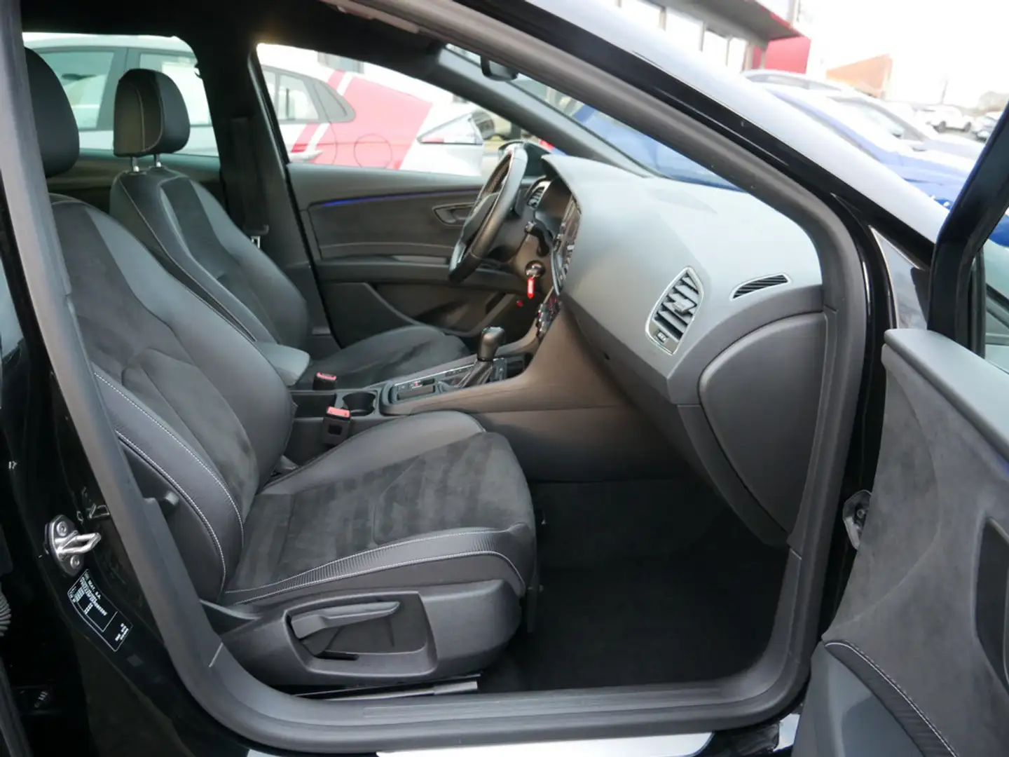 SEAT Leon ST 2.0 TSI Cupra 300 4Drive BEATS LED Nero - 2