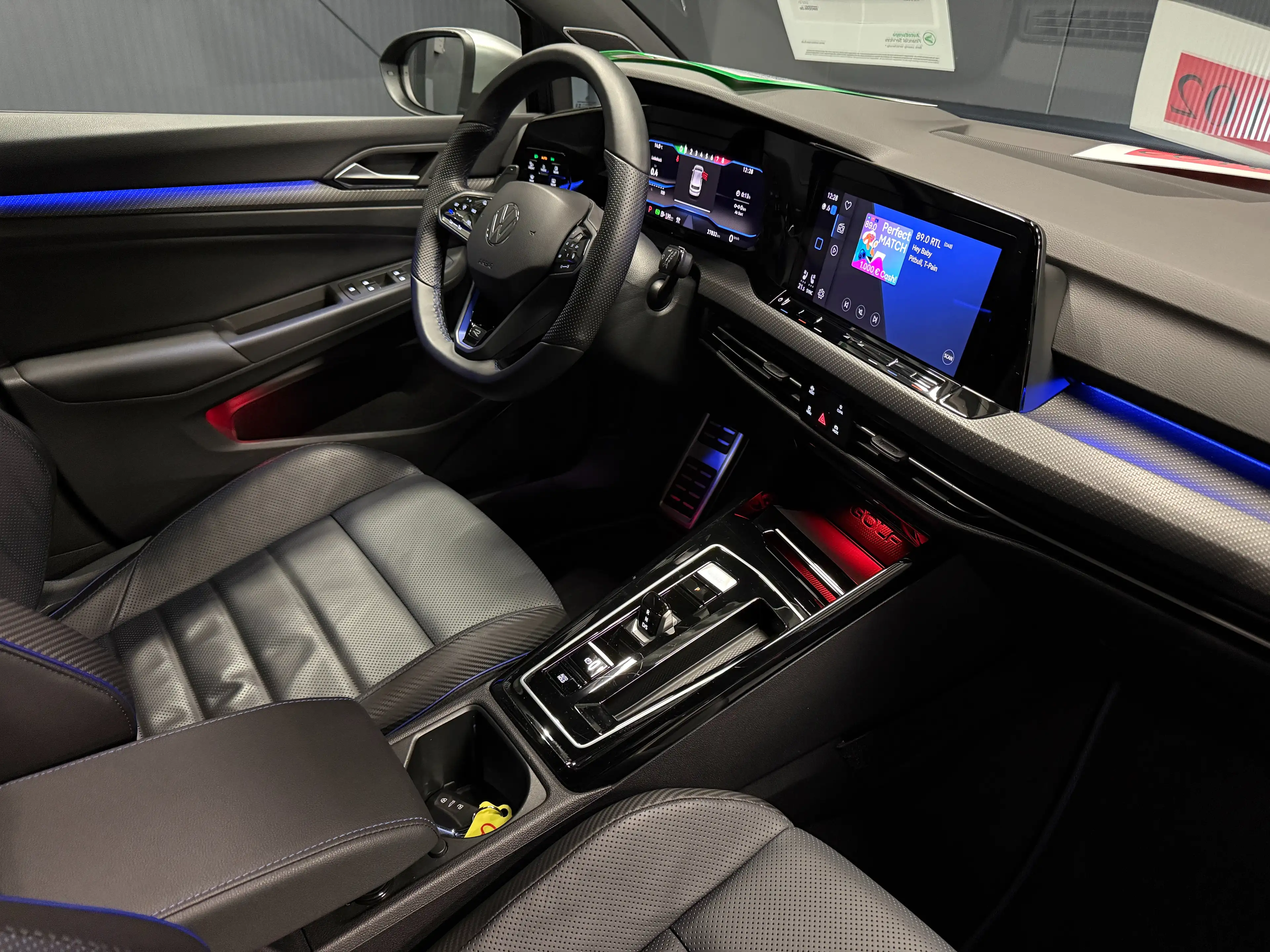 Volkswagen Golf R Performance 4Mot. *19Zoll*PANORAMA*LEDER*DCC*H&K* — photo 15