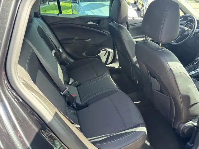 Opel Astra view 18