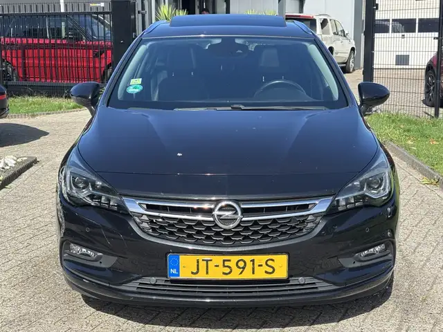 Opel Astra view 2