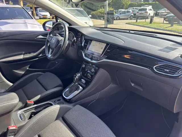 Opel Astra view 10