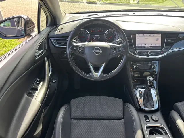 Opel Astra view 9