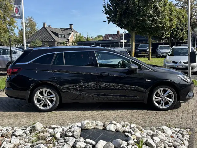 Opel Astra view 6