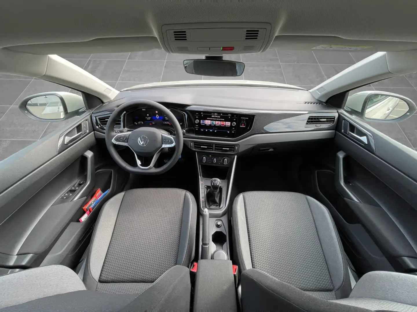 Volkswagen Taigo 1.0 TSI Life CLIMA+LED+APP+ACC+SHZ+PDC+LM Grau - 2