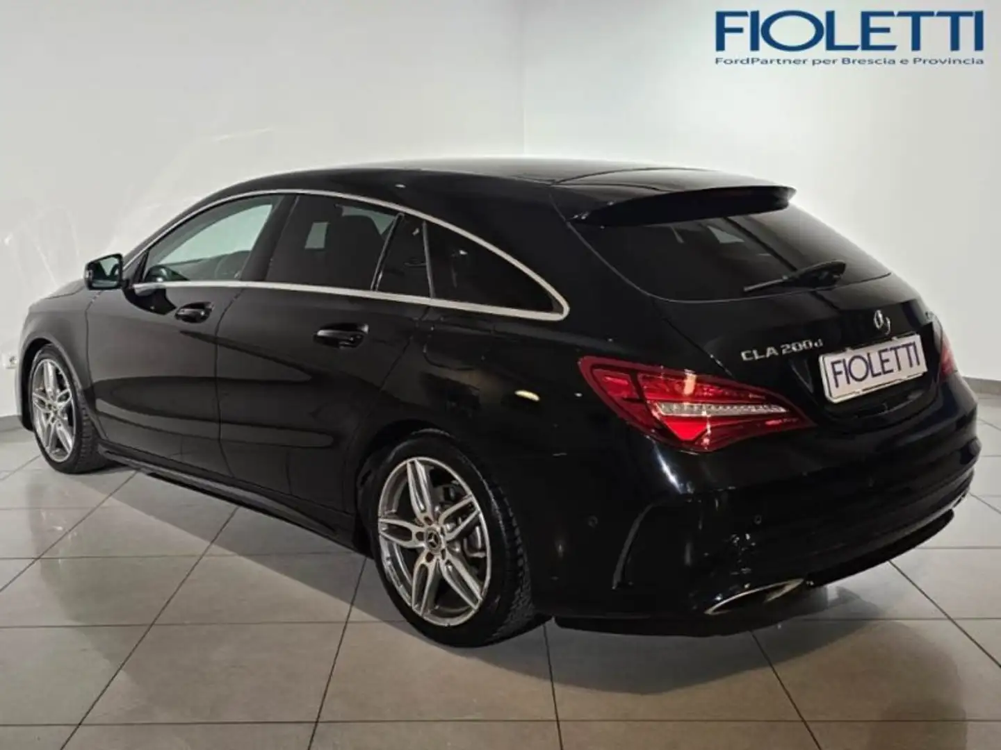 Mercedes-Benz CLA 200 (C/X117) 200 d S.W. 4Matic Automatic Premium Nero - 2