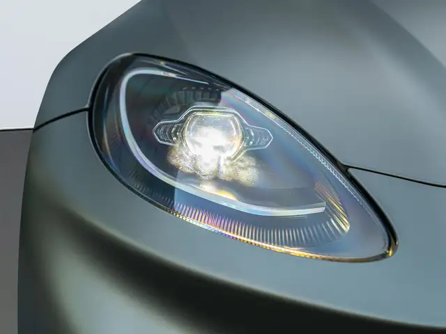 Aston Martin DBX 4.0 V8 TWIN TURBO Ansicht 12