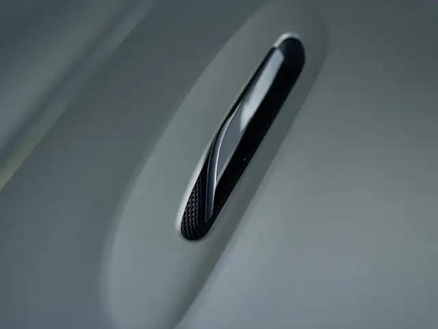 Aston Martin DBX 4.0 V8 TWIN TURBO Ansicht 28