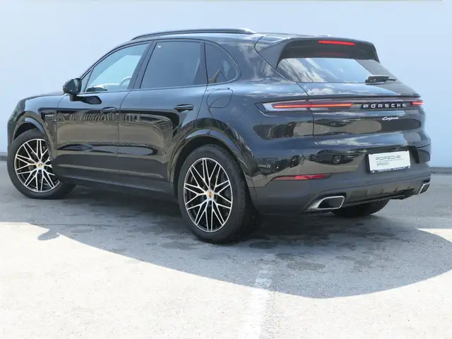 Porsche Cayenne view 7