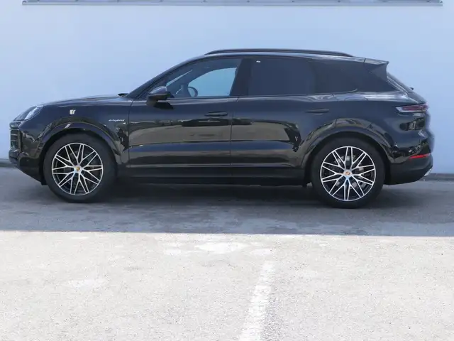 Porsche Cayenne view 2
