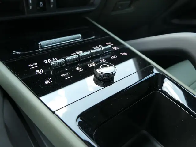 Porsche Cayenne view 15