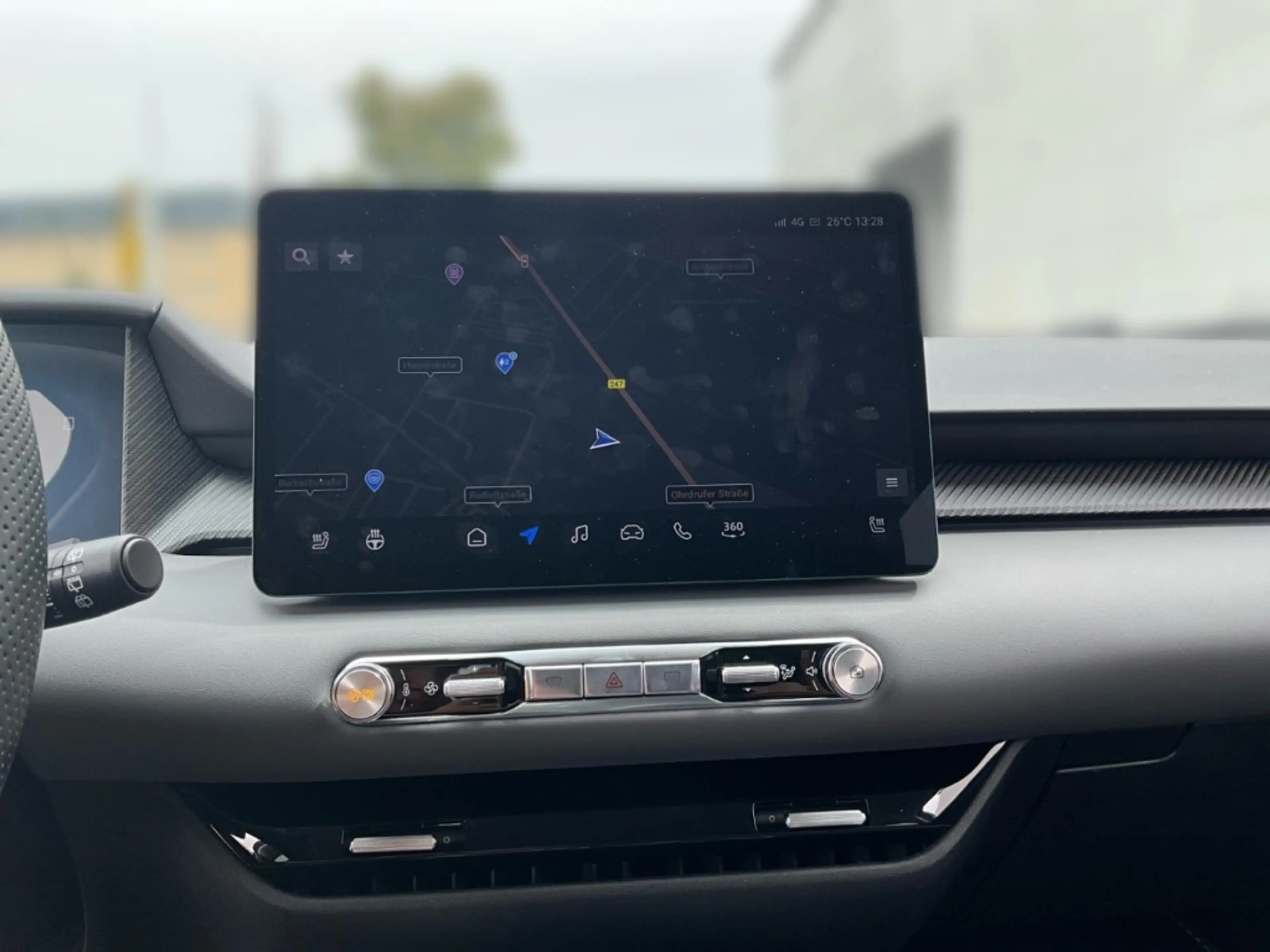 MG MG4 Premium 64 kWh LED Apple CarPlay Android Klimaauto — photo 9