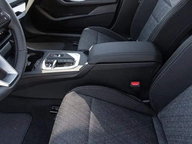 BMW 1 Series view 12