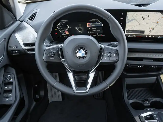 BMW 1 Series view 7