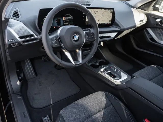BMW 1 Series view 5