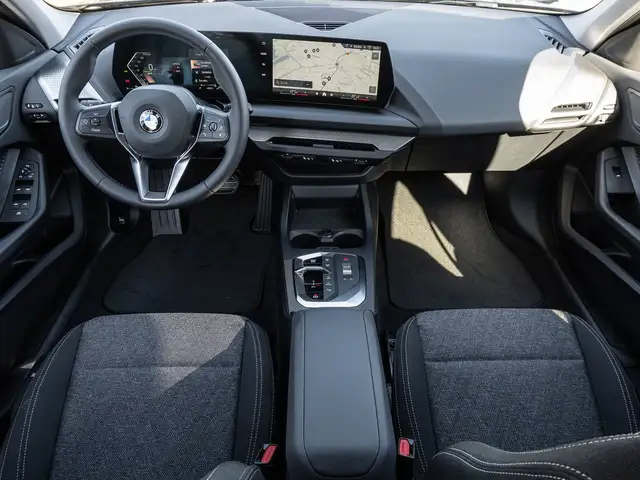 BMW 1 Series view 6