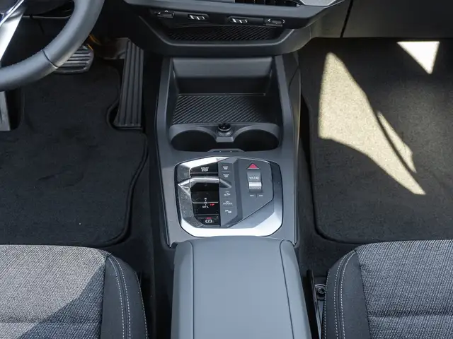 BMW 1 Series view 10