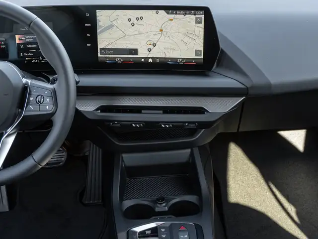 BMW 1 Series view 8
