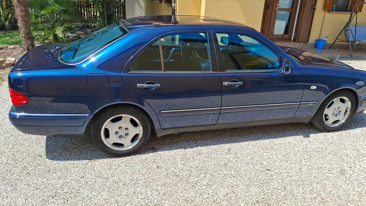 Mercedes-Benz E 200 Avantgarde, foto 11