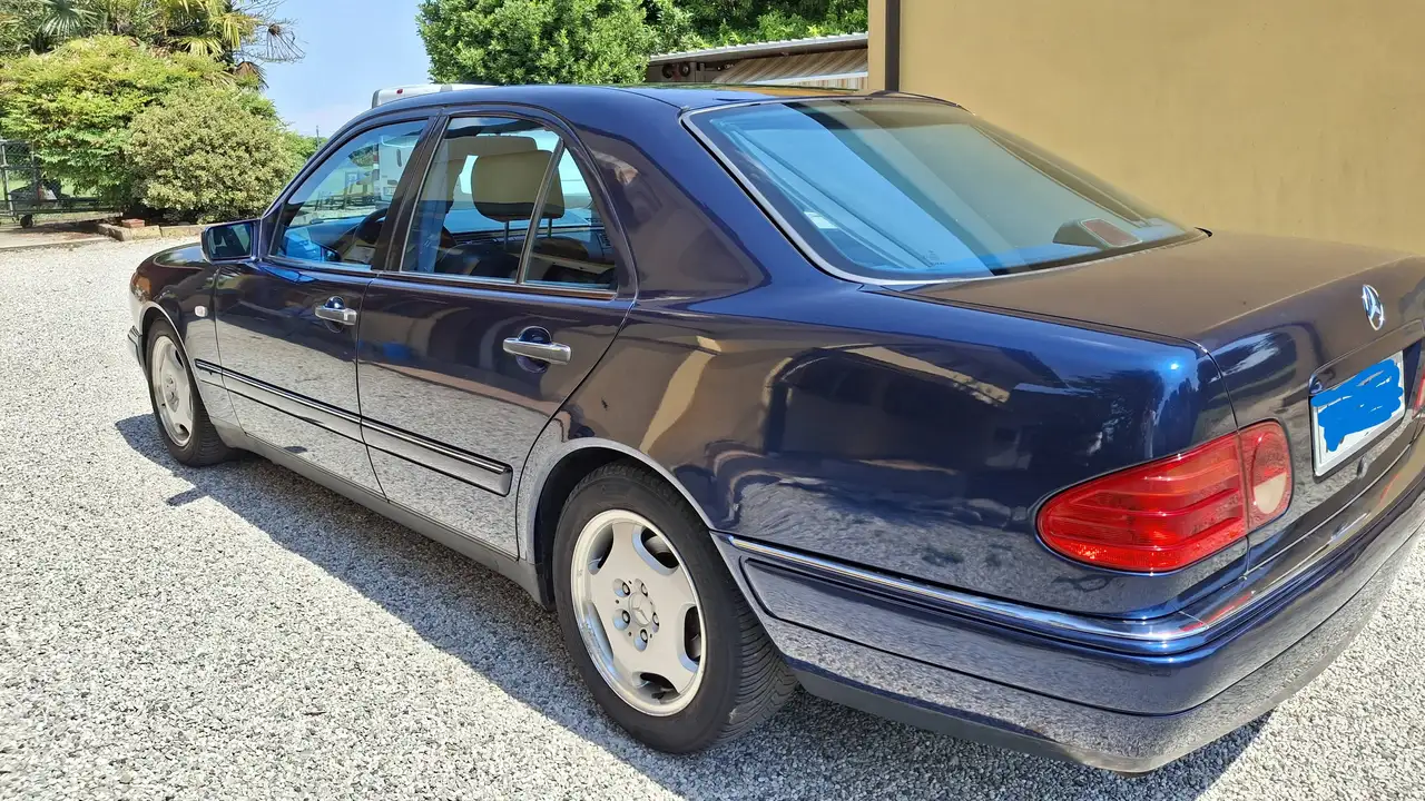 Mercedes-Benz E 200 Avantgarde, foto 2
