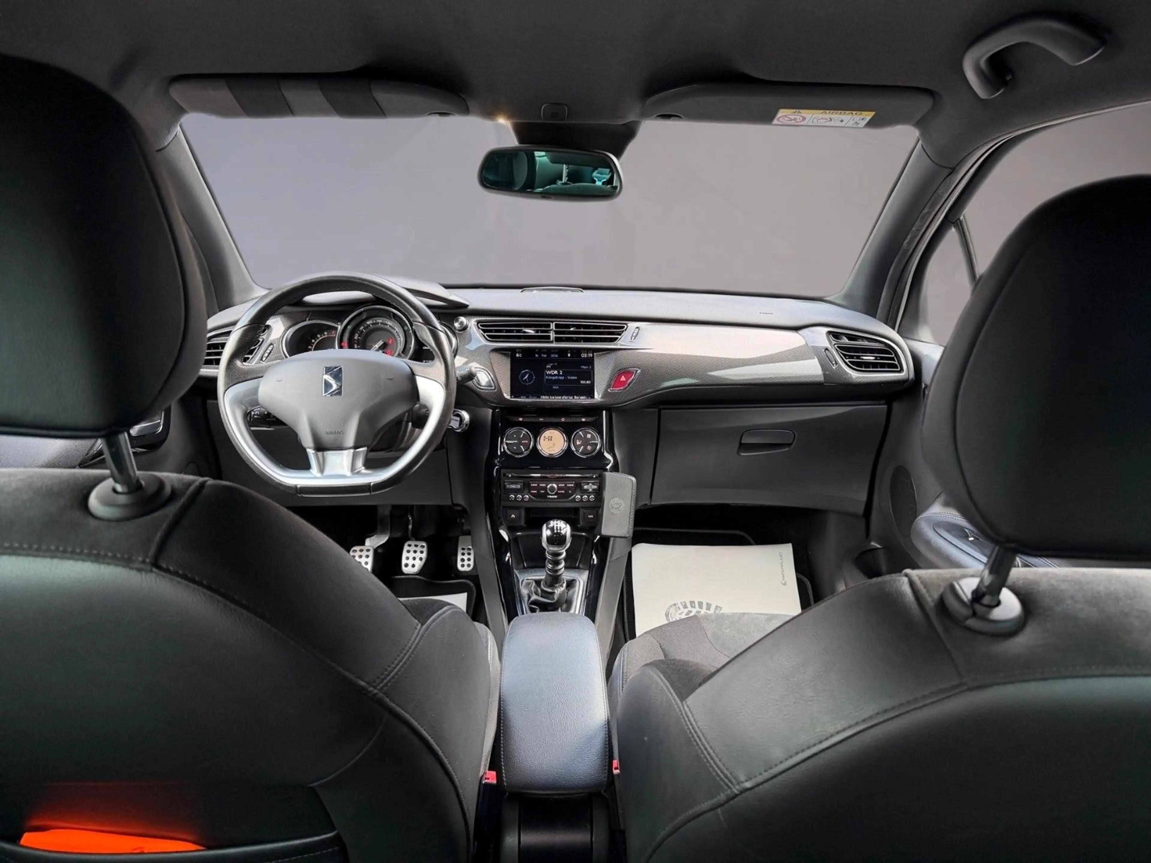 Citroen DS3 1.6 SportChic Facelift LED Navi Alcantara — photo 10