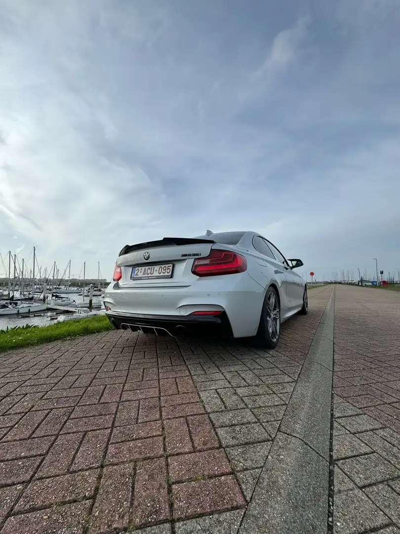 BMW 235 M235i Coupe Sport-Aut. Silber - 2