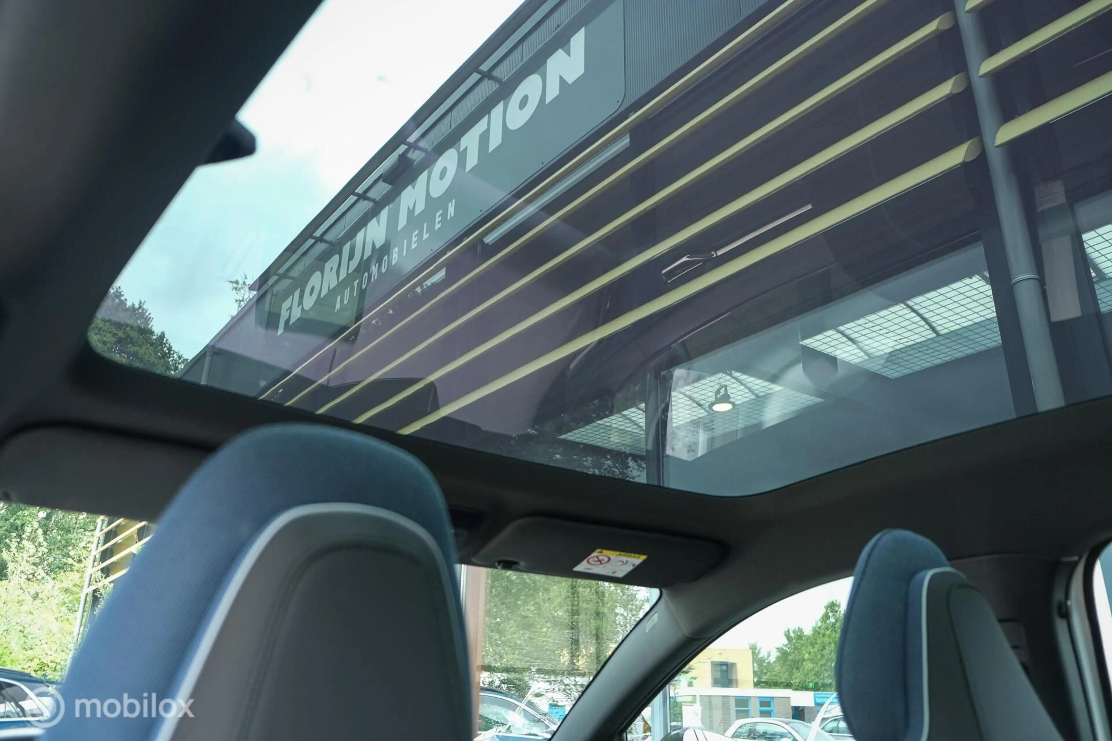 Volvo EX30 Single Motor Extended Range Ultra 69 kWh | SOH 98% — photo 6