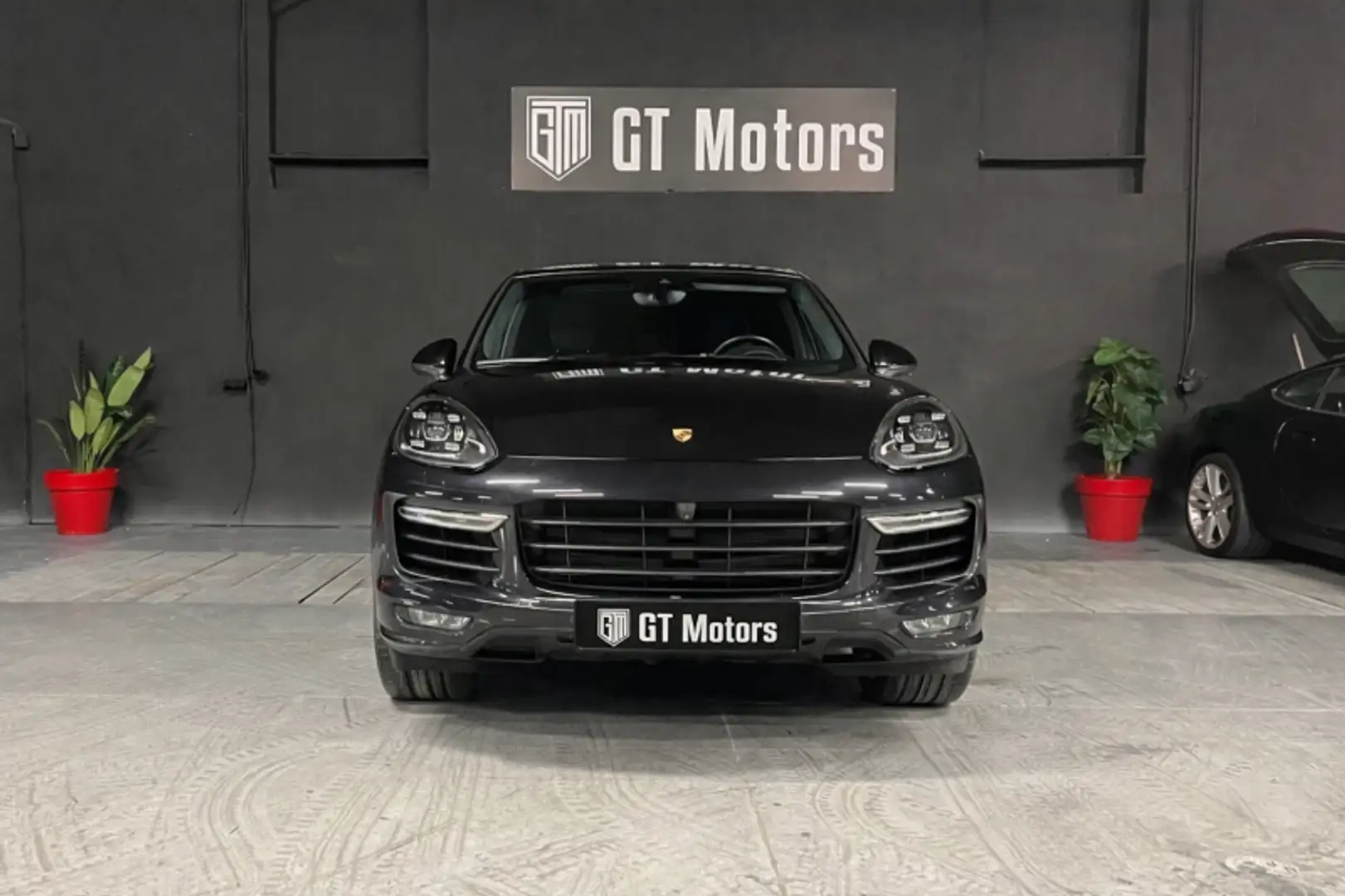 Porsche Cayenne (958) 4.8 520CH TURBO Schwarz - 2