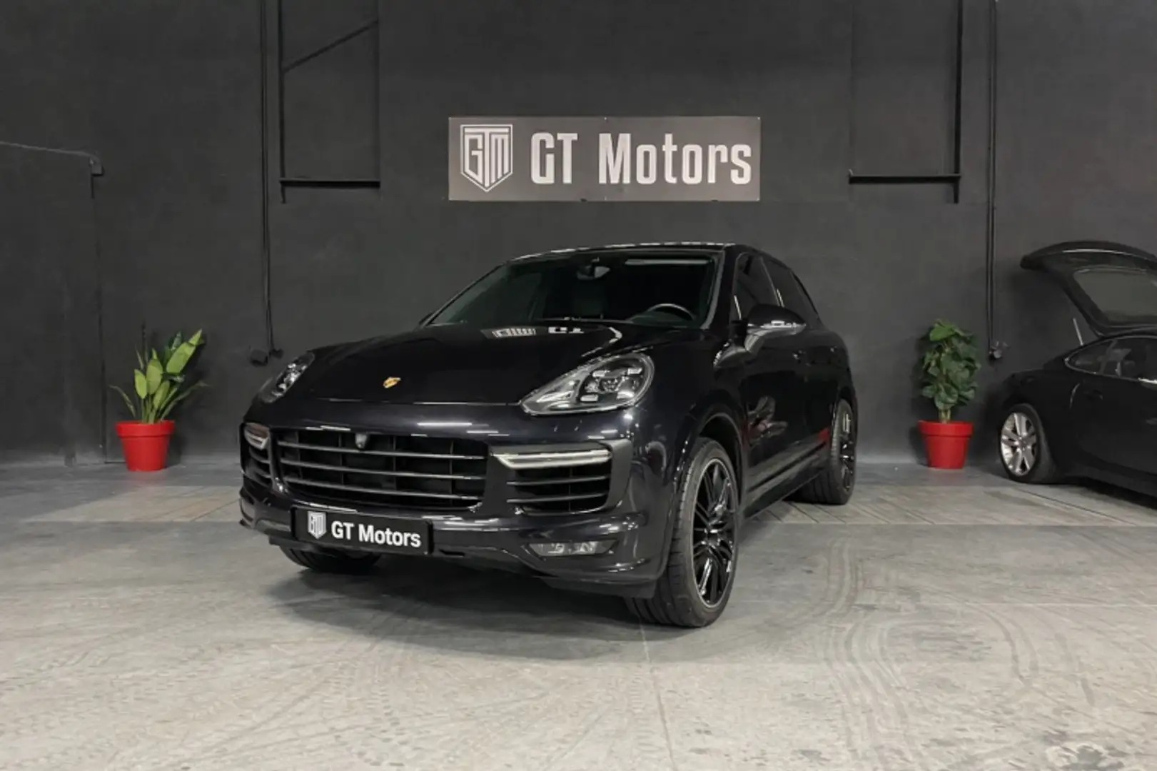 Porsche Cayenne (958) 4.8 520CH TURBO Schwarz - 1
