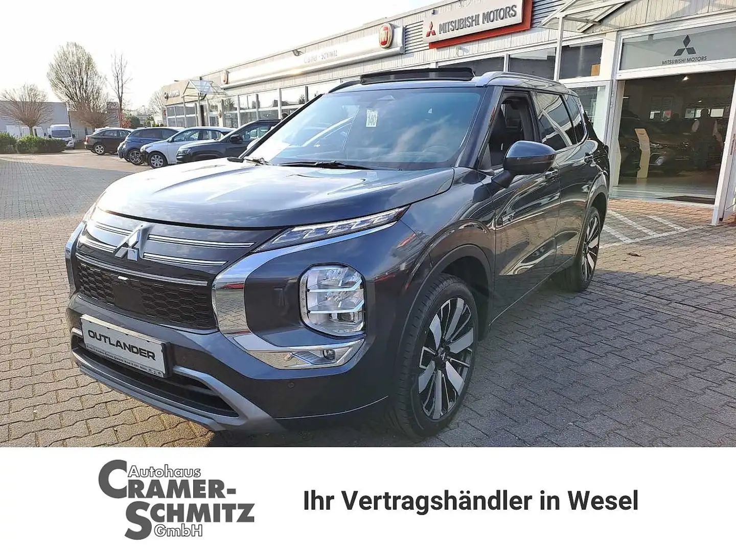 Mitsubishi Outlander Plug-In Hybrid 2.4 4WD Top Grau - 1