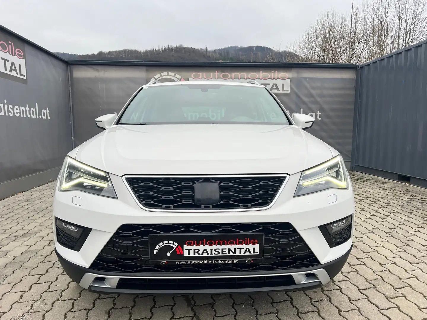 SEAT Ateca Allrad Ateca 2,0 TSI Xcellence 4WD DSG Weiß - 2