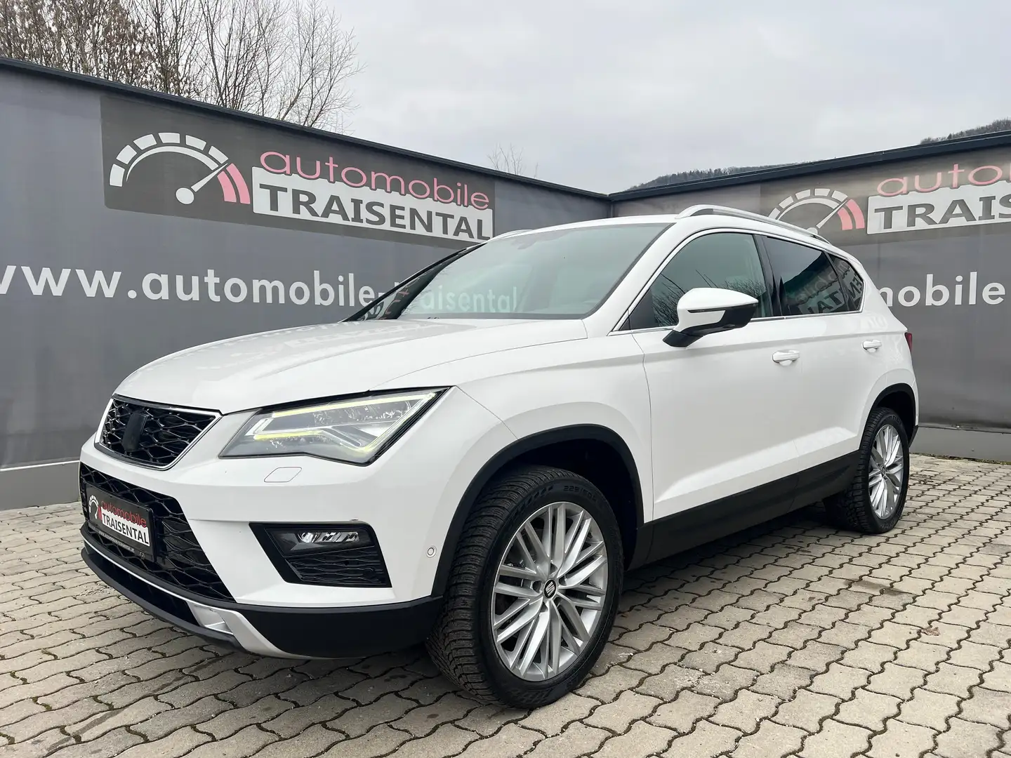 SEAT Ateca Allrad Ateca 2,0 TSI Xcellence 4WD DSG Weiß - 1