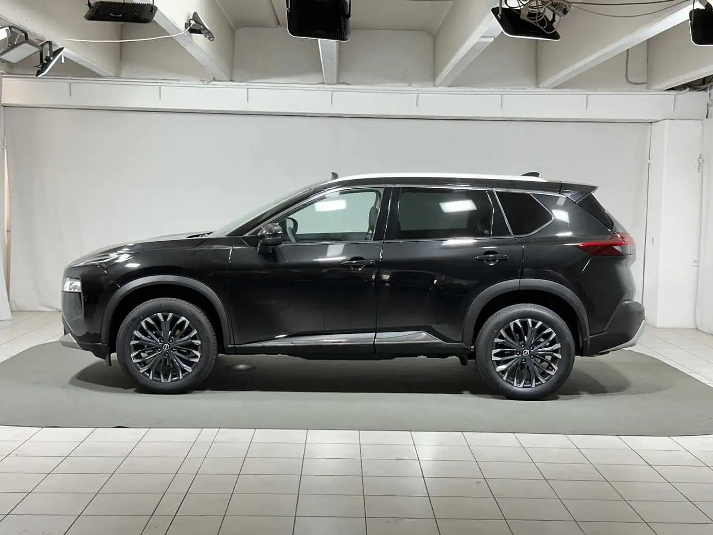 Nissan X-Trail Mild Hybrid 2WD 5 posti Tekna Nero - 2