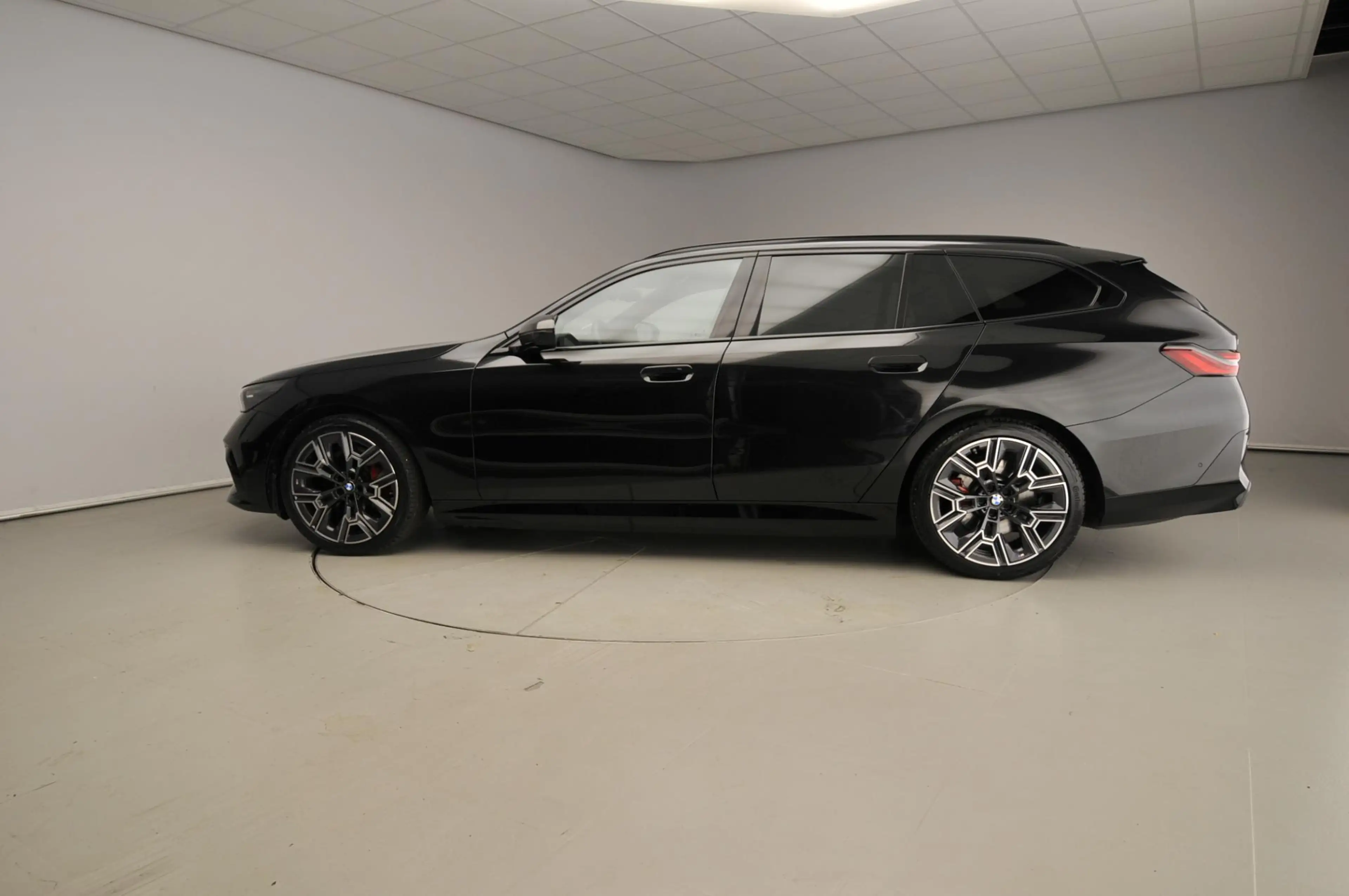 BMW i5 Touring xDrive40 | M-Sportpakket | LED | Leder | H — photo 3