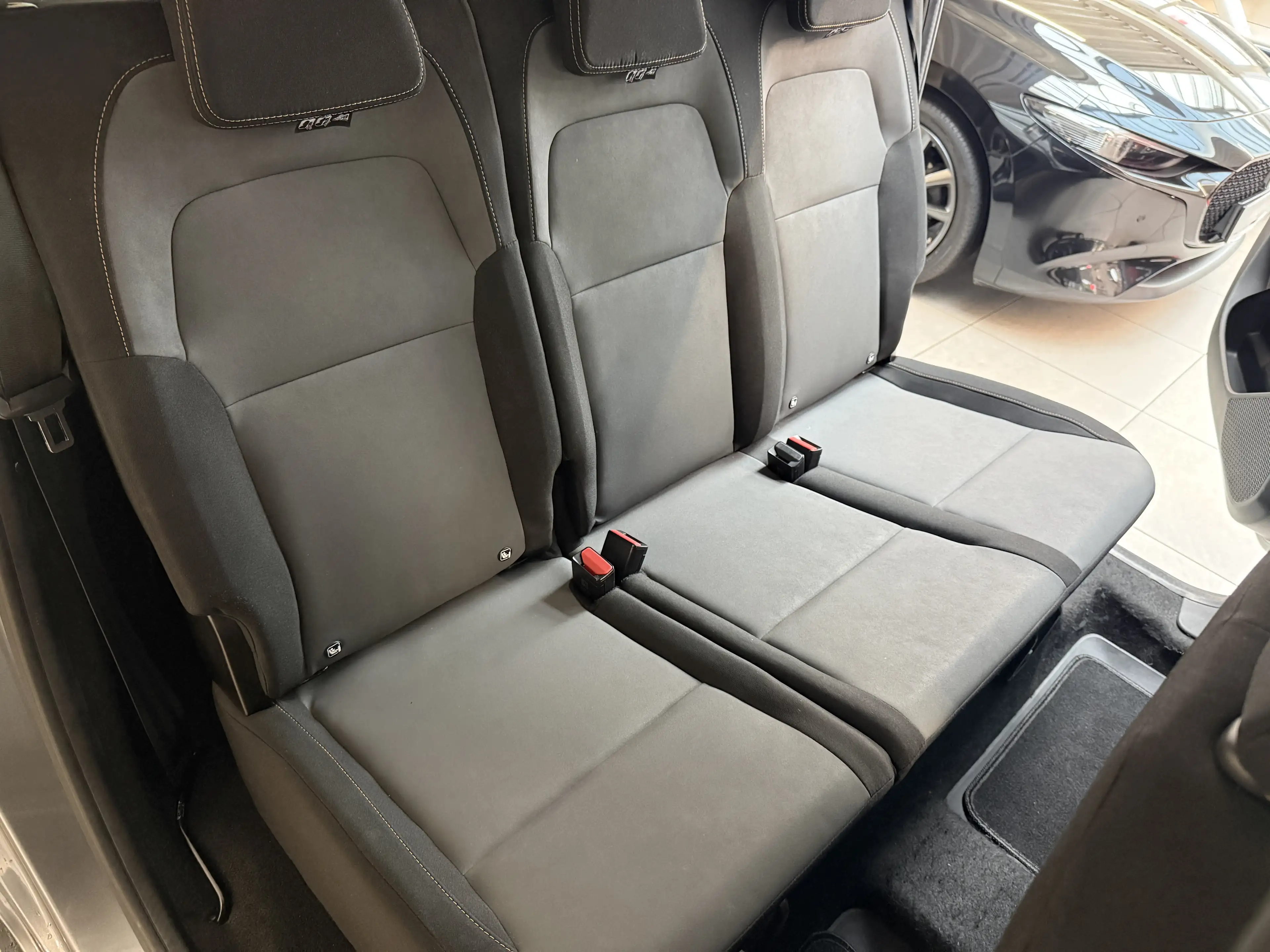 Dacia Jogger Extreme Automatik 7-Sitzer Kamera Navi Sitzheizung — photo 9
