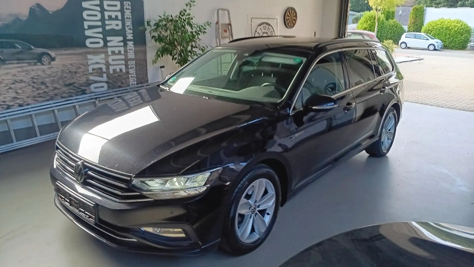 Volkswagen Passat Variant 2.0tdi 147 KW AHK ACC LED Schwarz - 1