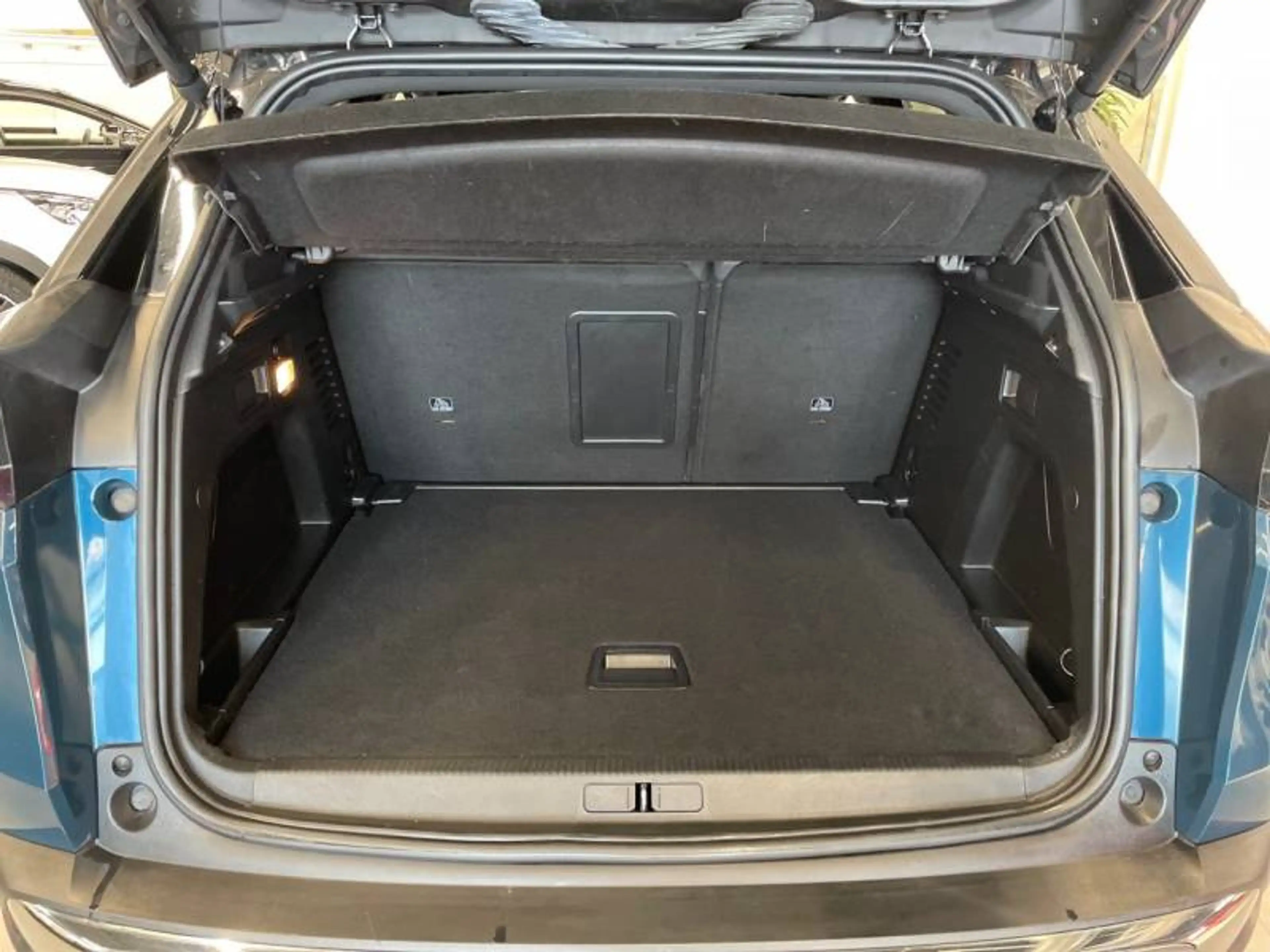 Peugeot 3008 2 1.2 PureTech 96kW S&S Auto Pack GT — photo 6