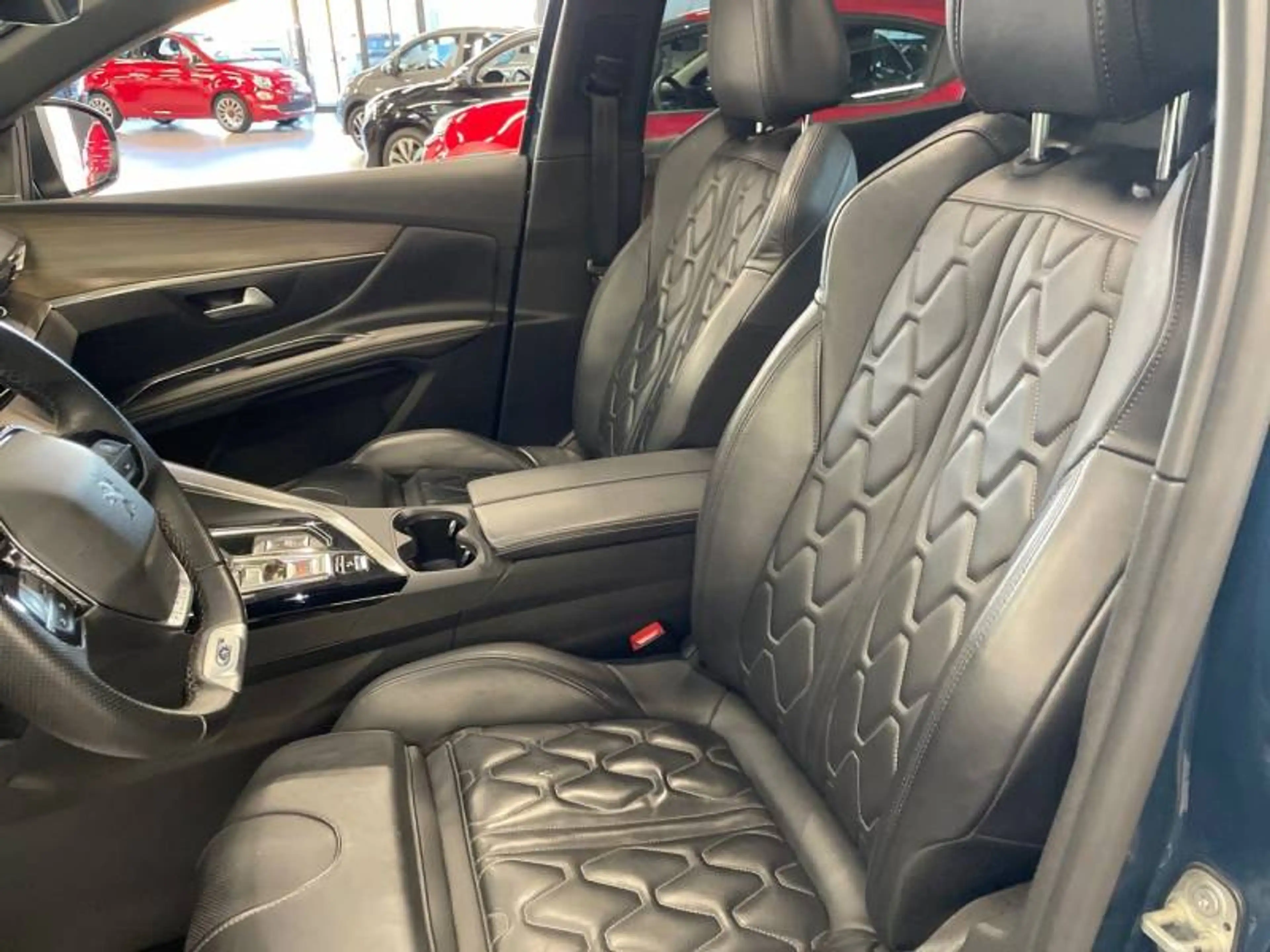 Peugeot 3008 2 1.2 PureTech 96kW S&S Auto Pack GT — photo 9