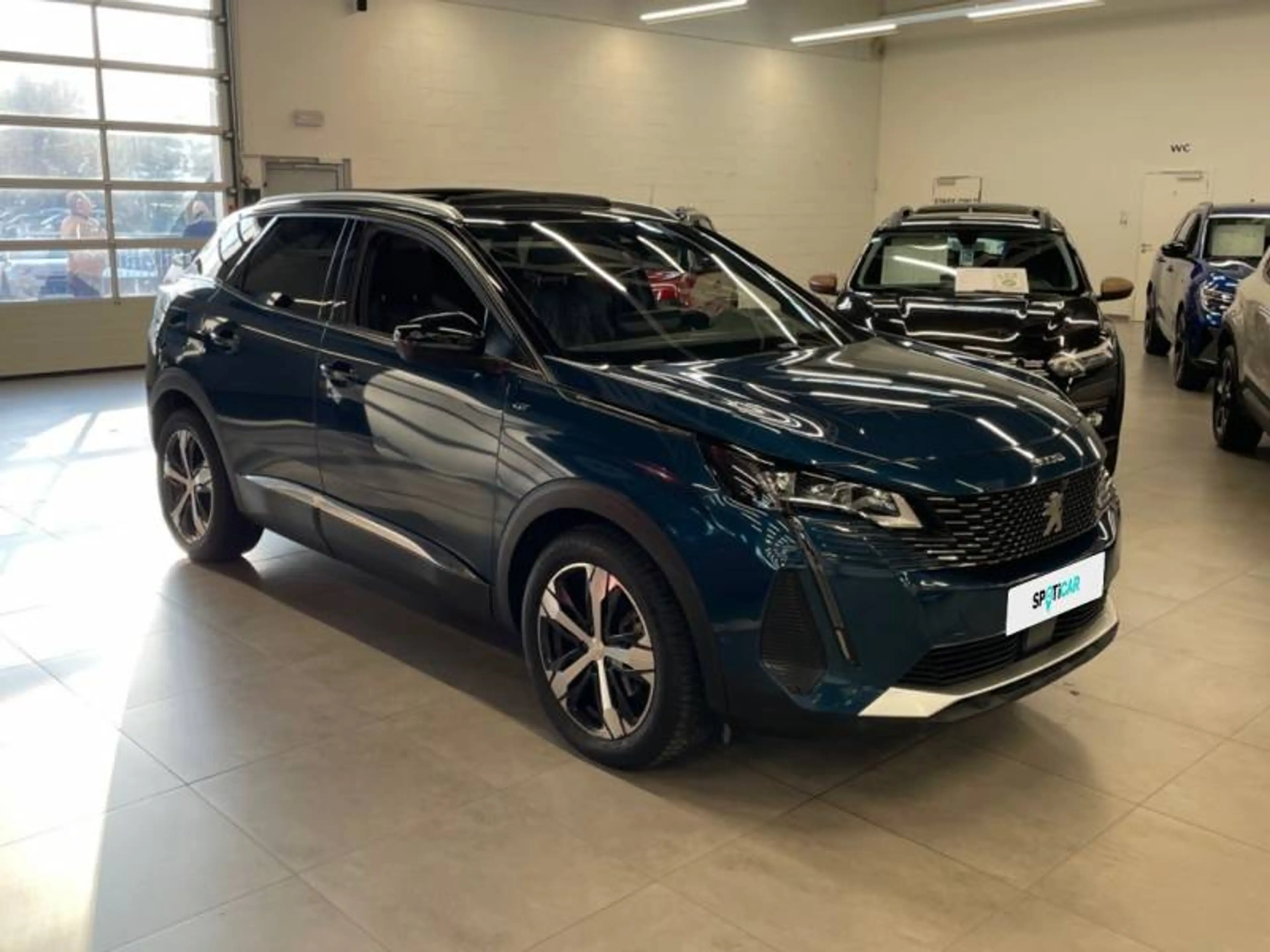 Peugeot 3008 2 1.2 PureTech 96kW S&S Auto Pack GT — photo 3