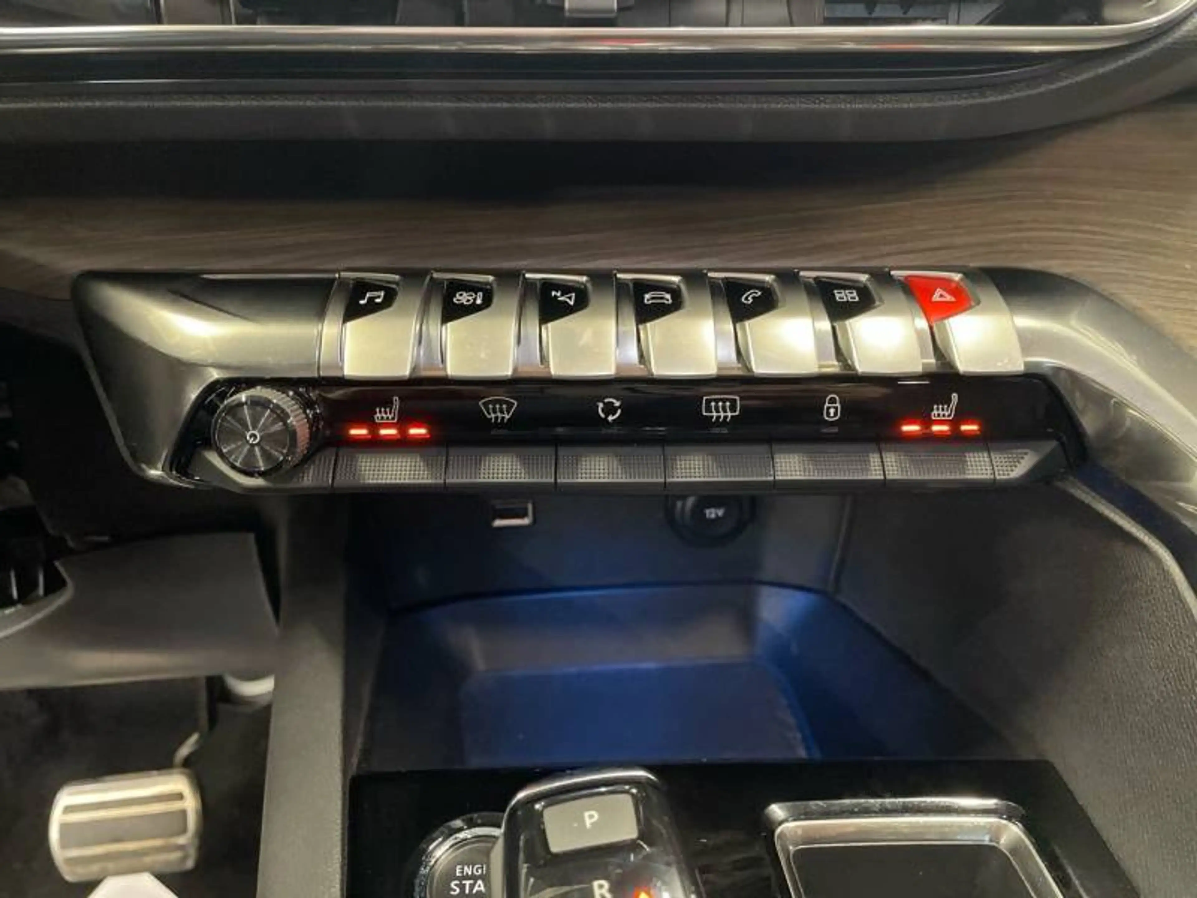 Peugeot 3008 2 1.2 PureTech 96kW S&S Auto Pack GT — photo 19