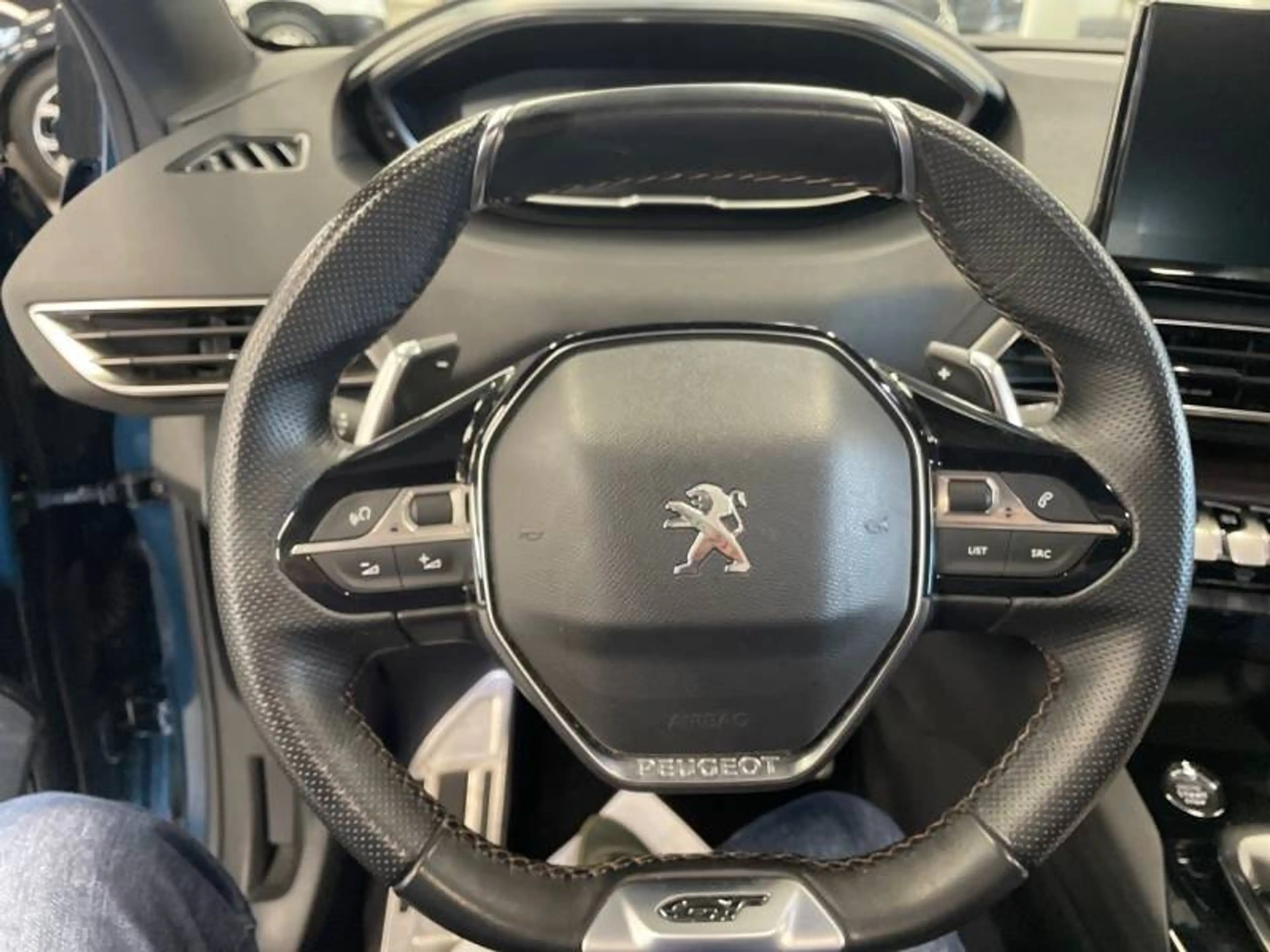 Peugeot 3008 2 1.2 PureTech 96kW S&S Auto Pack GT — photo 15
