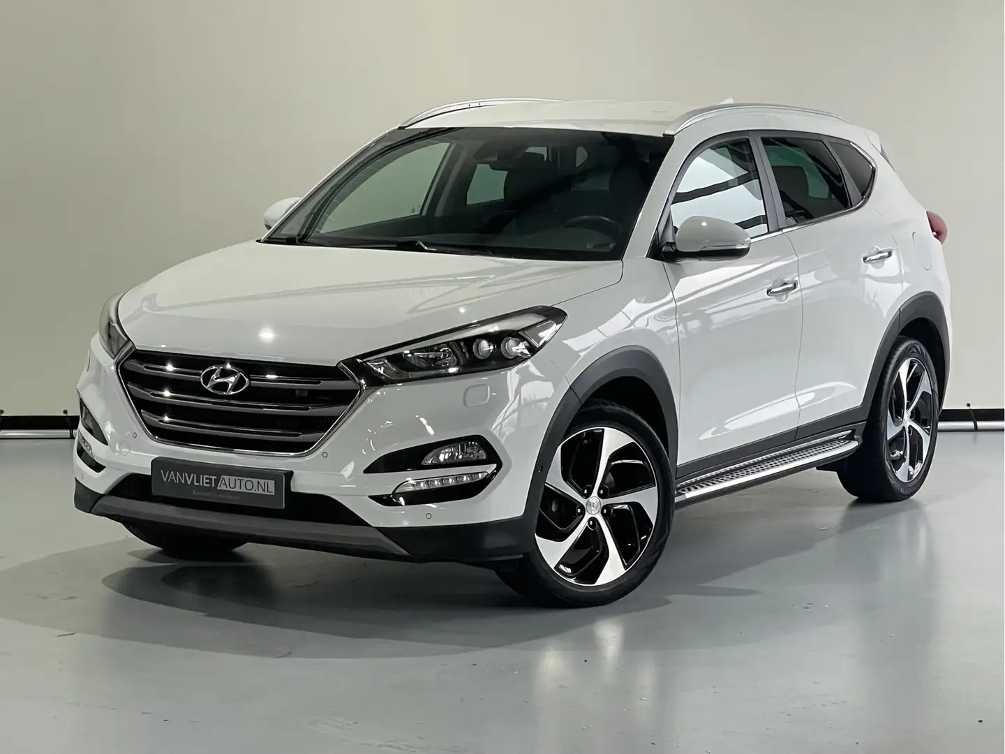 Hyundai TUCSON 1.7 CRDi HP Premium Automaat / Camera / Navi / Led Blanc - 1