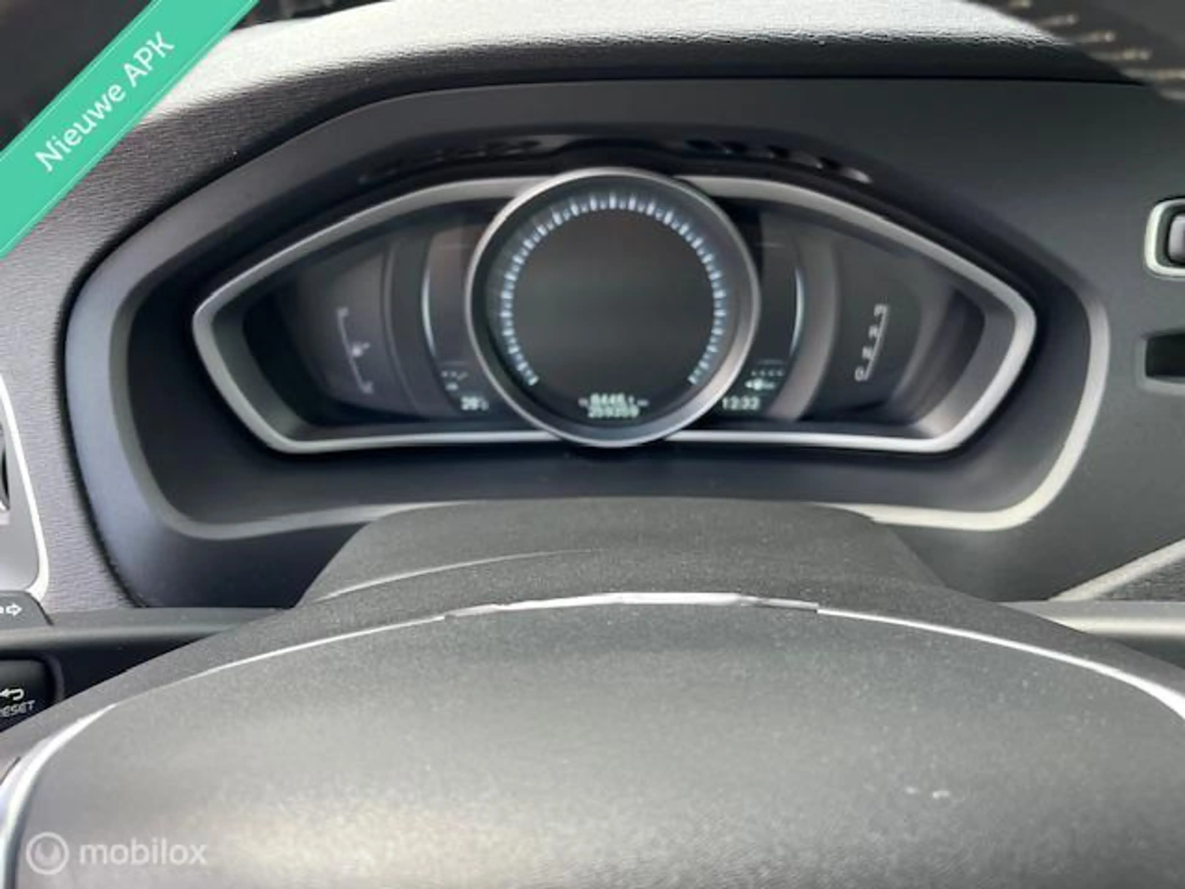 Volvo V40 Cross Country 2.0 D2 Summum — photo 15