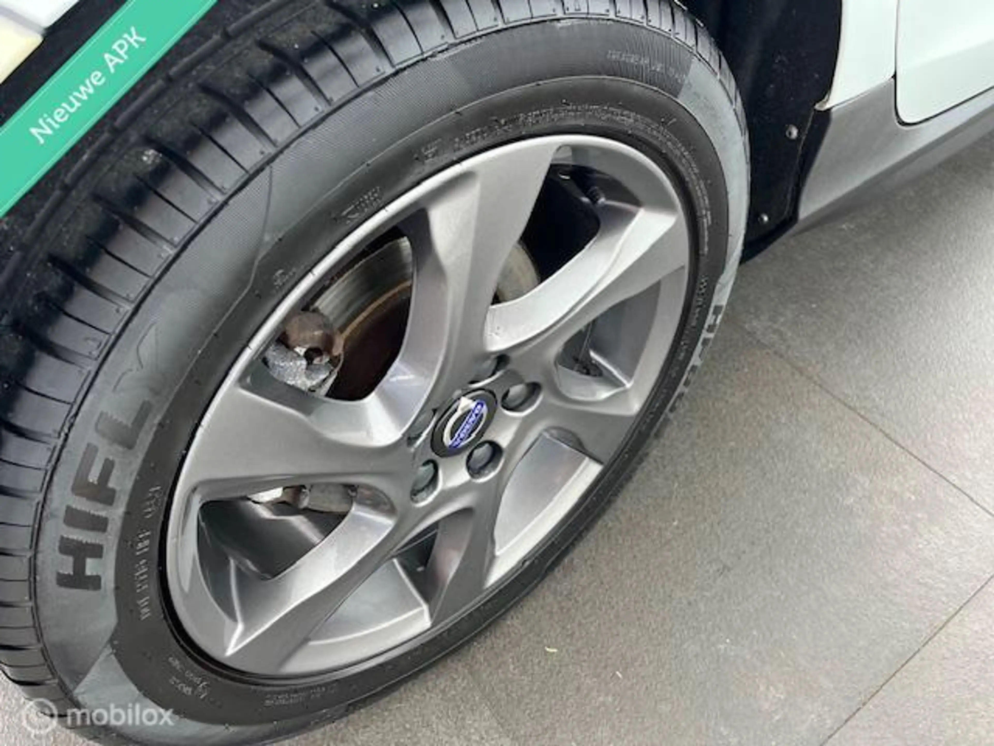 Volvo V40 Cross Country 2.0 D2 Summum — photo 5