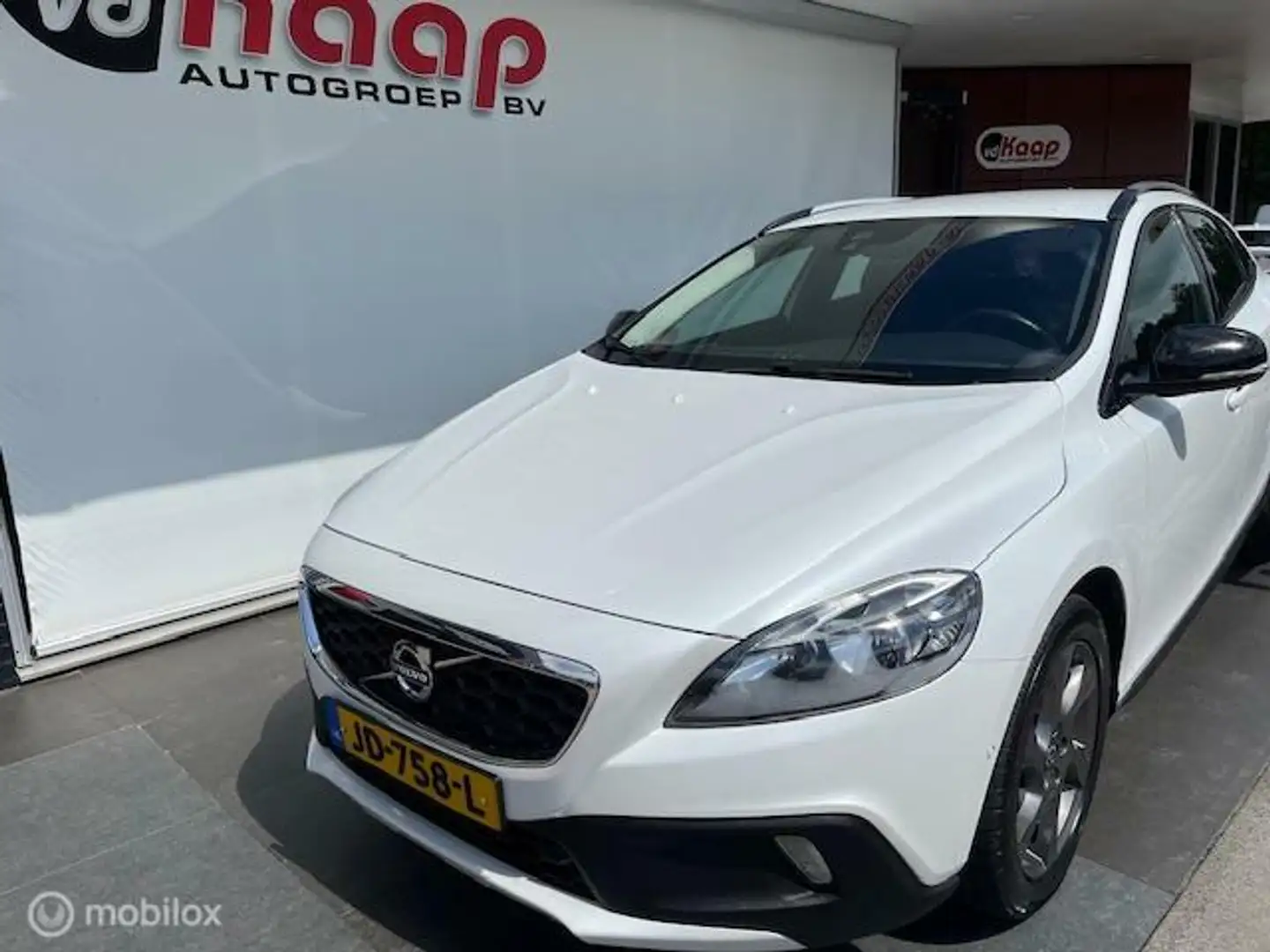 Volvo V40 Cross Country 2.0 D2 Summum Wit - 2