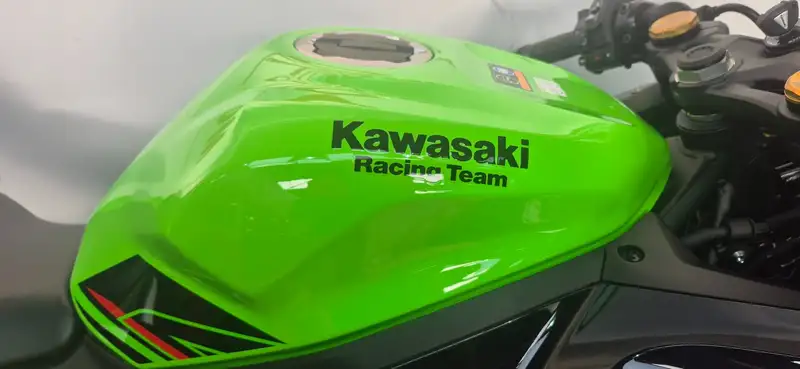 Kawasaki Ninja ZX-4RR - foto 5