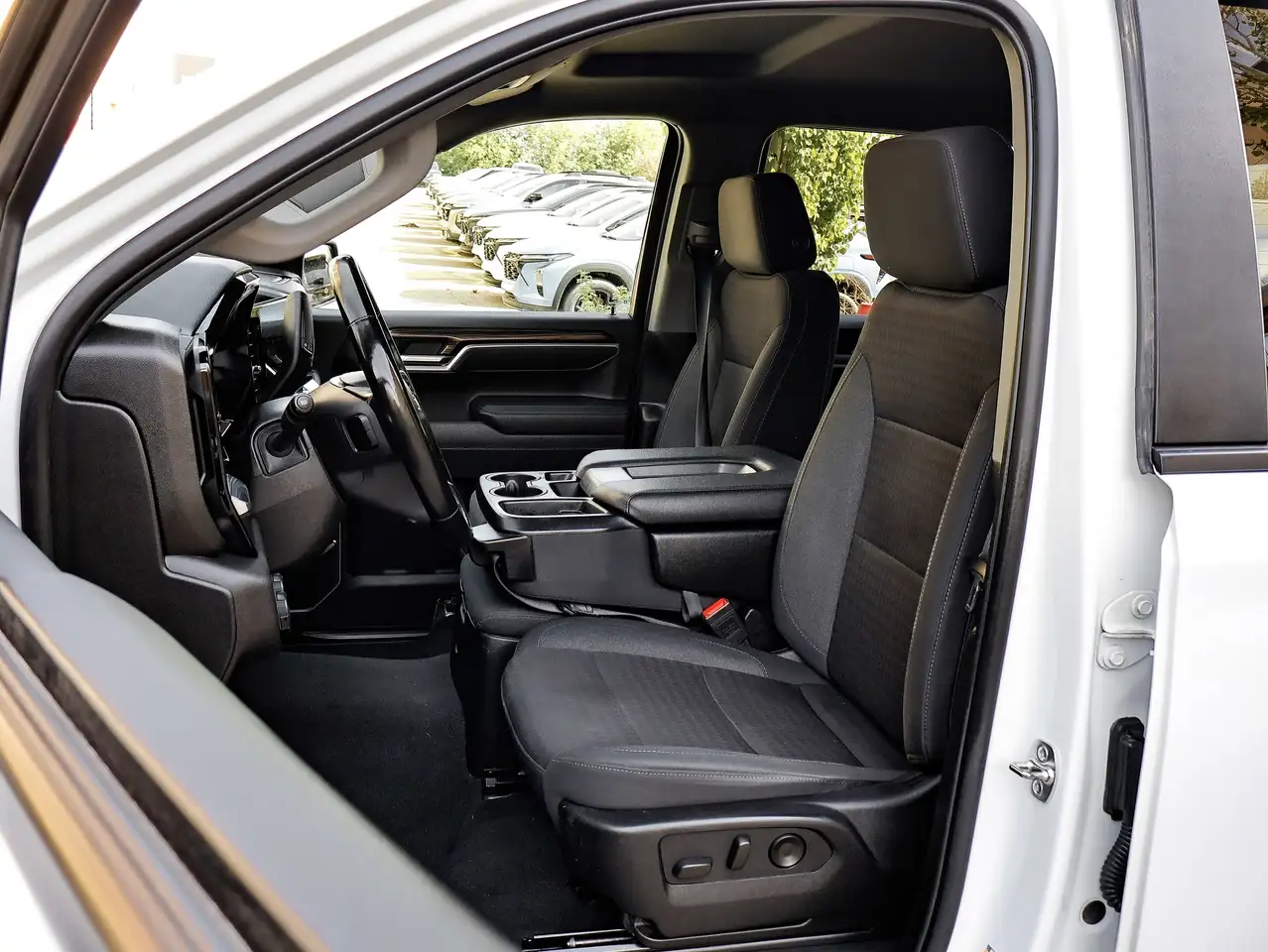 Chevrolet Silverado 1500 снимка Chevrolet Silverado 1500