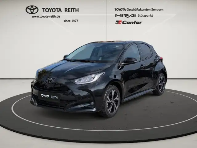 Toyota Yaris Hybrid 1.5 VVT-i Teamplayer plus Comfort LED ACC A