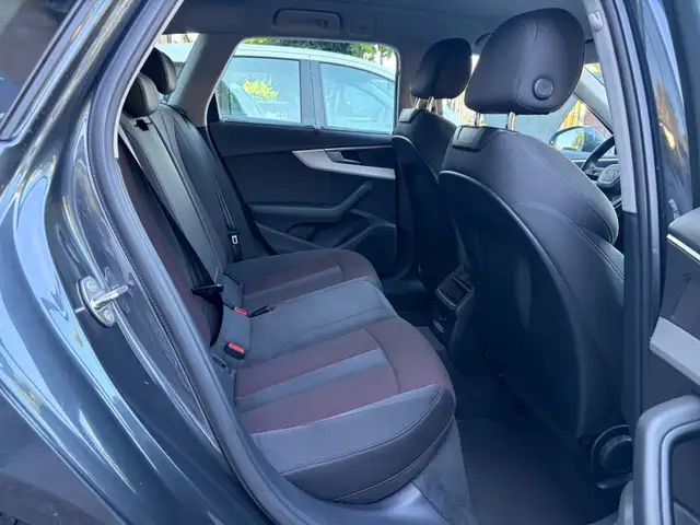Audi A4 view 10
