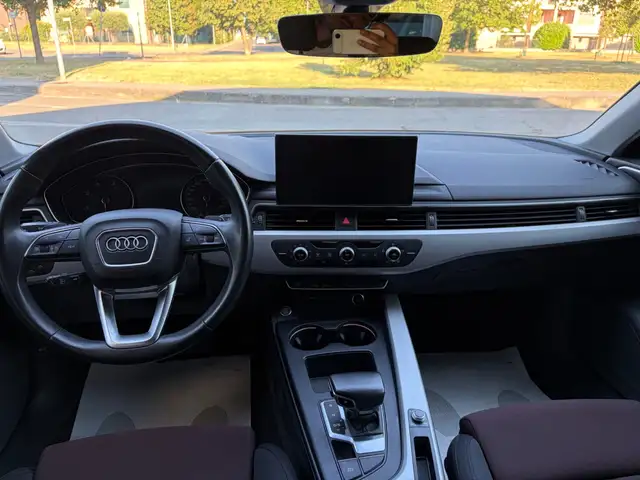 Audi A4 view 7